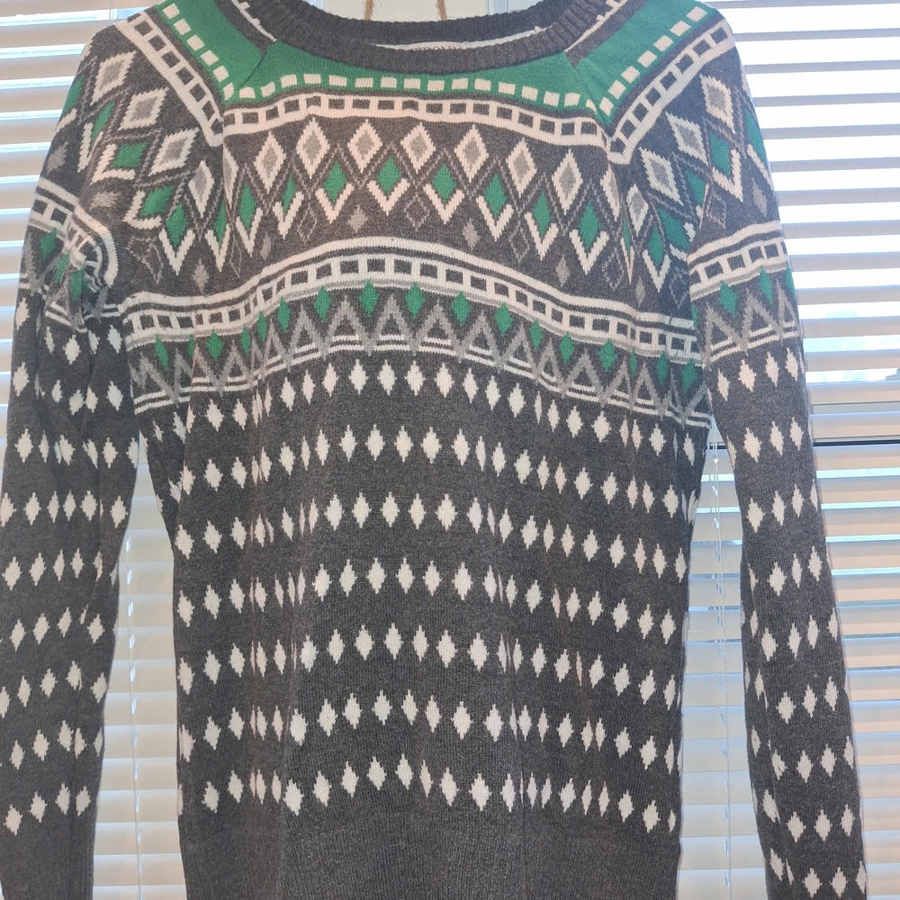 Stylish Gray and Green Women's Crewneck Sweater